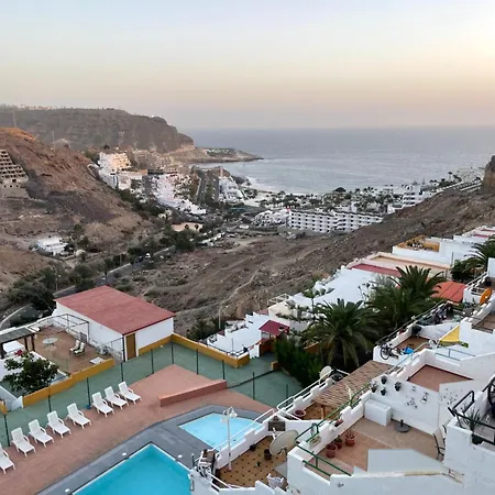 French Connection Hostel *